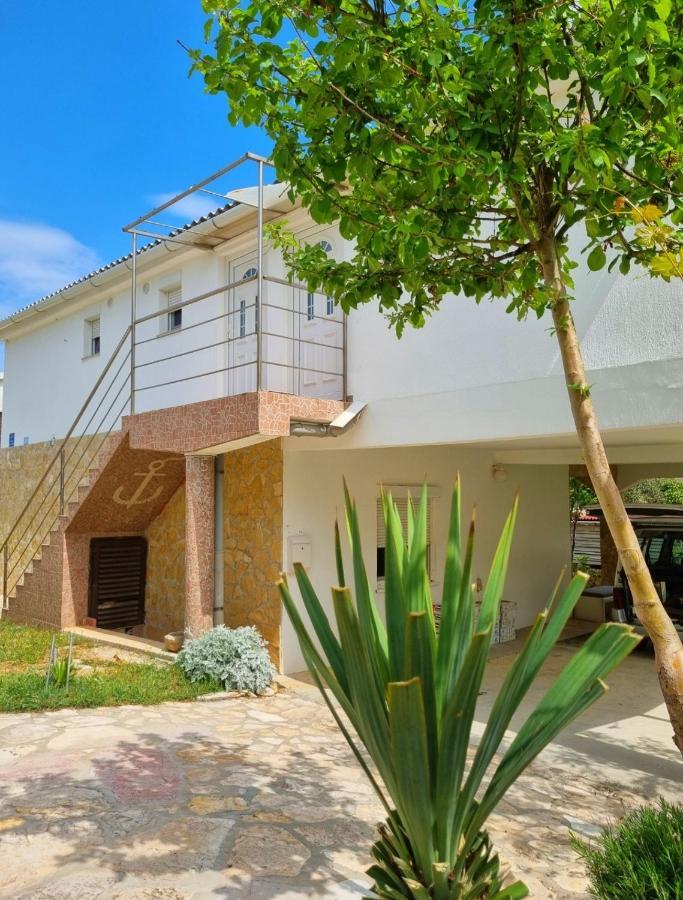 Apartments Seso Паг Экстерьер фото