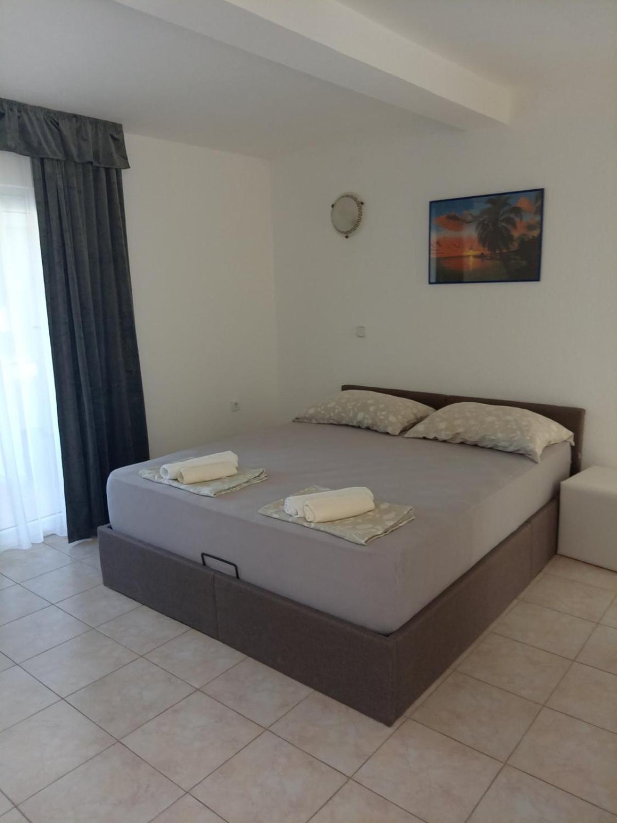 Apartments Seso Паг Экстерьер фото