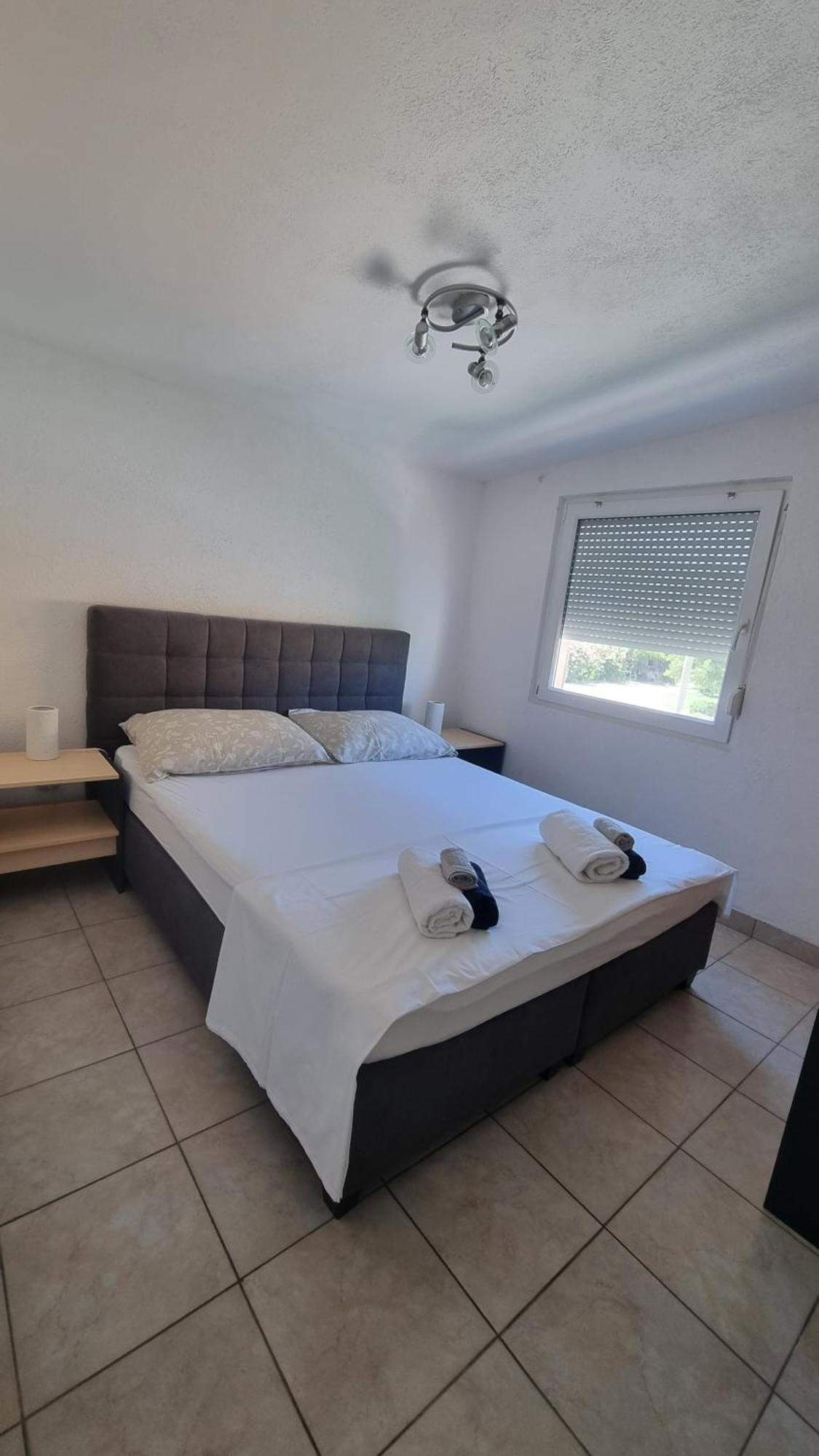 Apartments Seso Паг Экстерьер фото